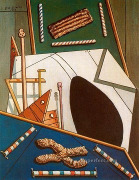 ジョルジョ・デ・キリコ Painting - ビスケットのある形而上学的なインテリア ジョルジョ・デ・キリコ 形而上学的なシュールレアリスム